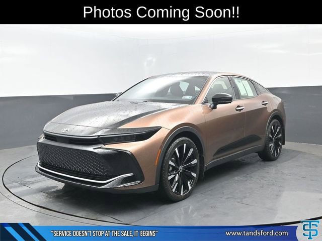 Used 2023 Toyota Crown Platinum AWD/4WD image 1