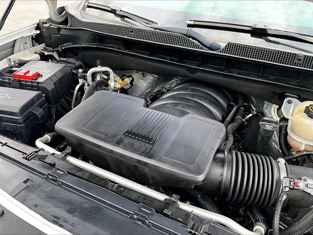 Used 2021 Chevrolet Suburban RST w/ Luxury Package AWD/4WD image 36