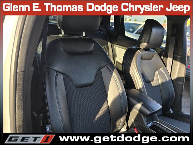 Certified 2025 Jeep Compass Latitude AWD/4WD image 33