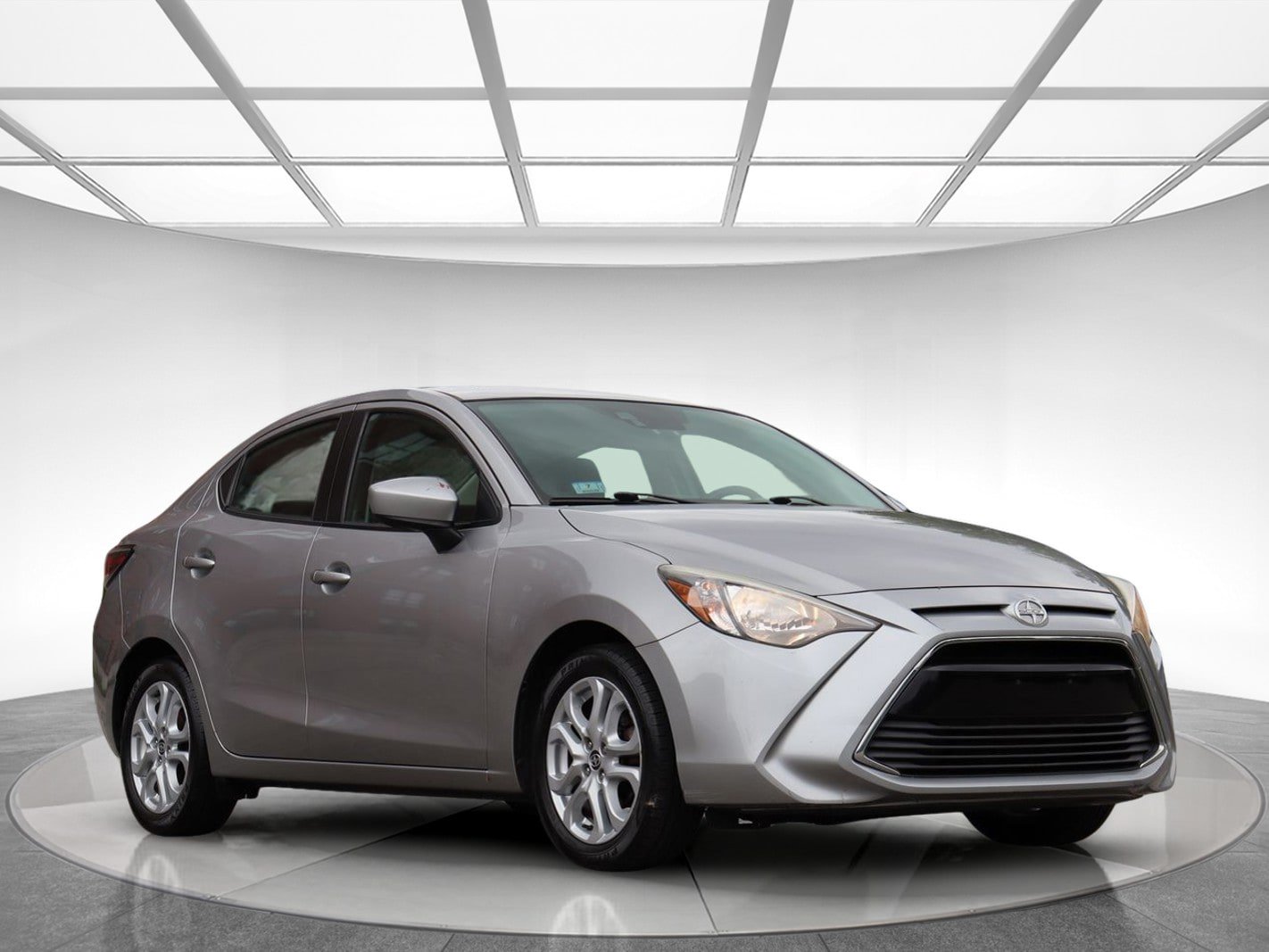 Used 2016 Scion iA FWD image 3