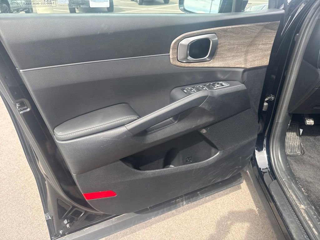 Used 2023 Kia Sorento S AWD/4WD image 12