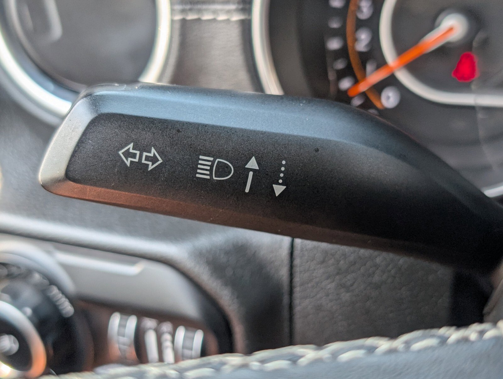 Used 2018 Jeep Wrangler Unlimited Sahara AWD/4WD image 29