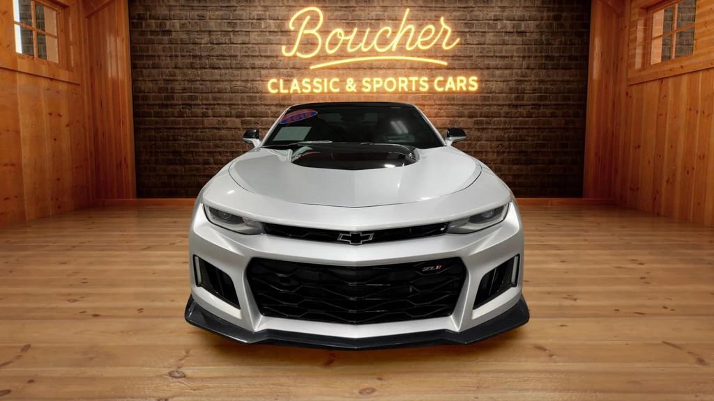 Used 2018 Chevrolet Camaro ZL1 RWD image 18