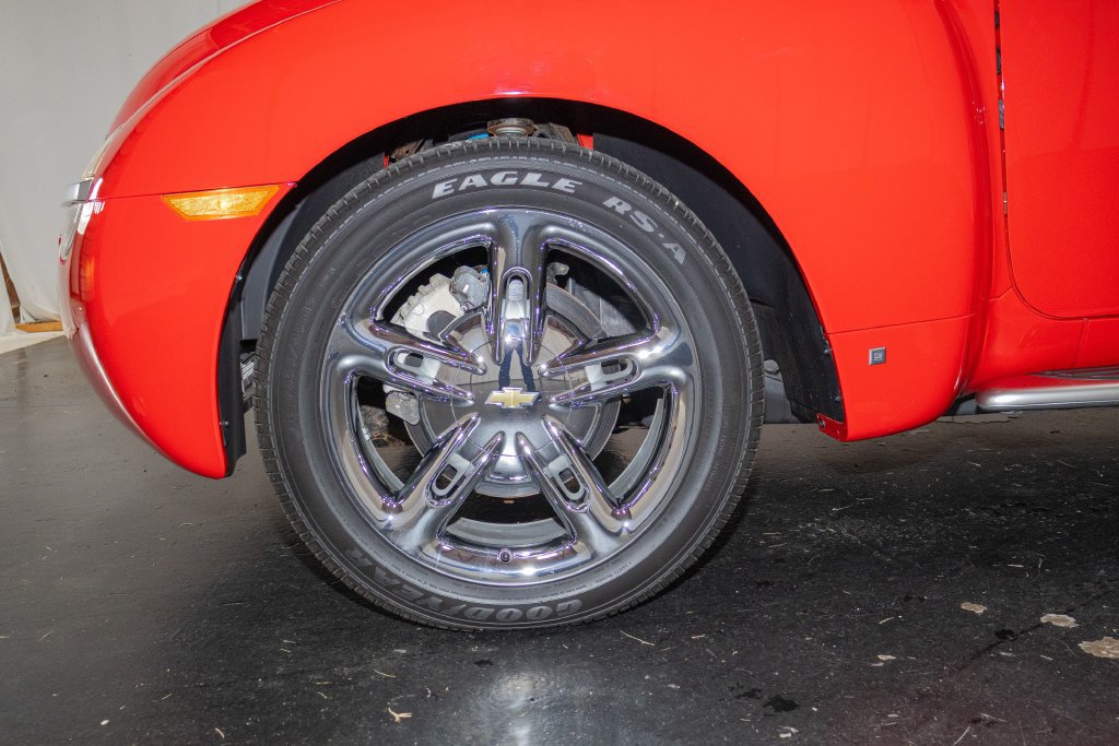 Used 2006 Chevrolet SSR w/ Preferred Equipment Group RWD image 9