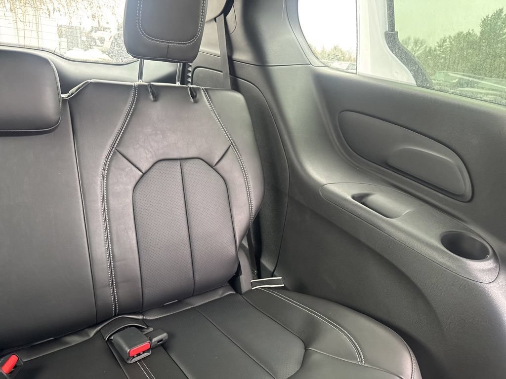 New 2026 Chrysler Voyager LX FWD image 17