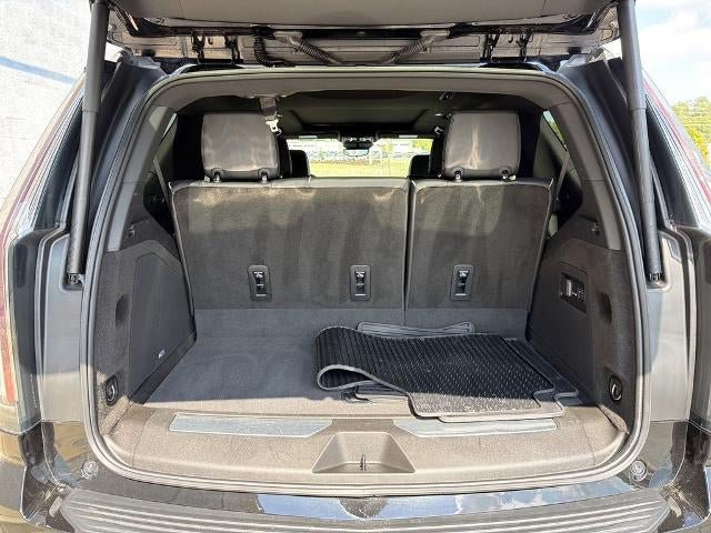 Certified 2025 Cadillac Escalade Premium Luxury AWD/4WD image 19
