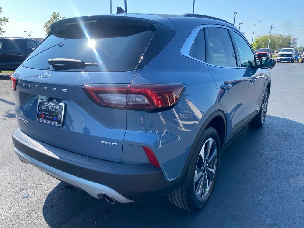 Used 2023 Ford Escape Platinum AWD/4WD image 3