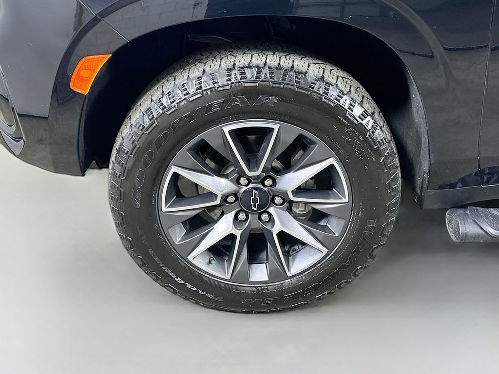 Used 2023 Chevrolet Tahoe Z71 w/ Z71 Off-Road Package AWD/4WD image 8