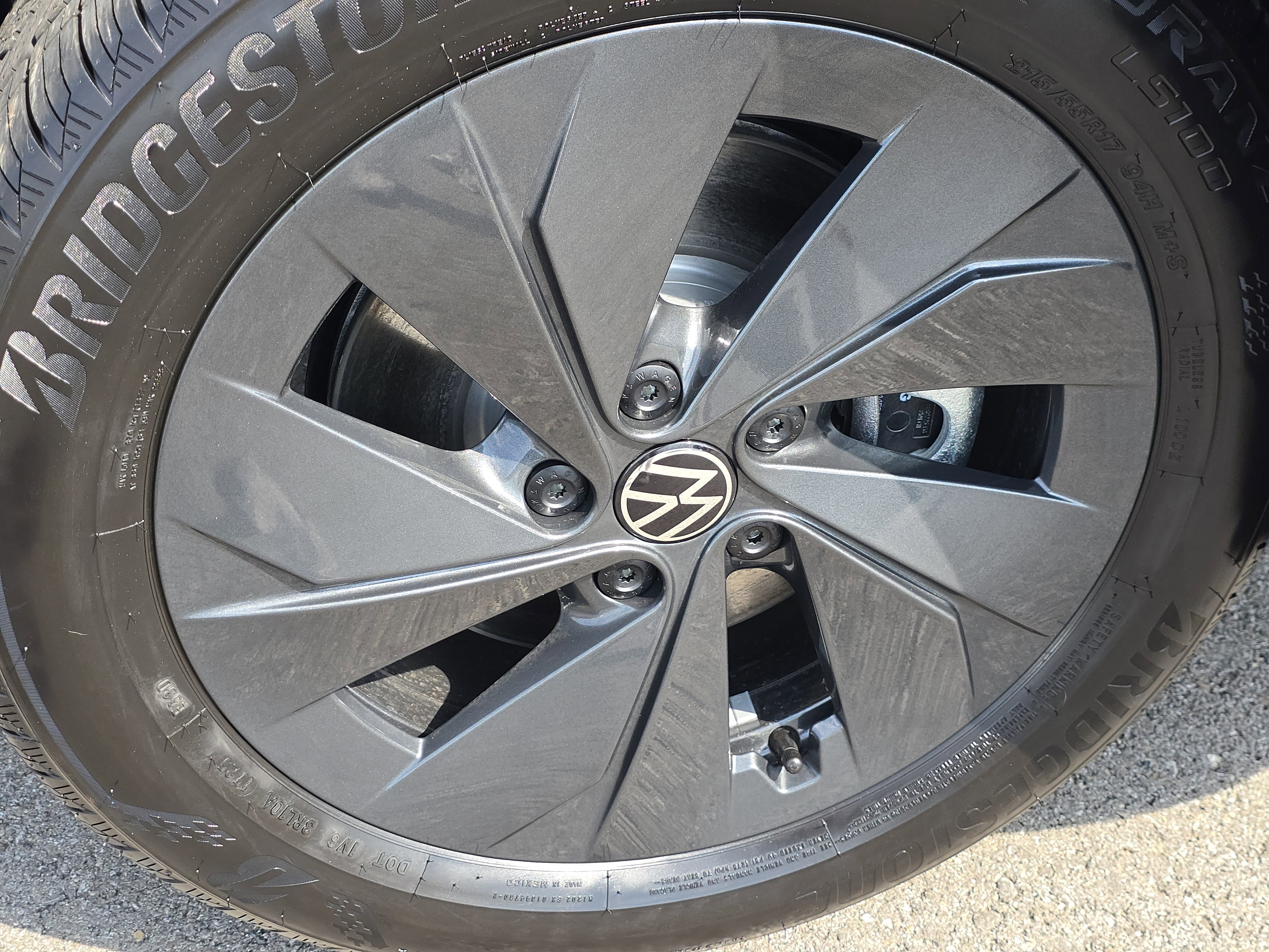 New 2025 Volkswagen Taos S image 18