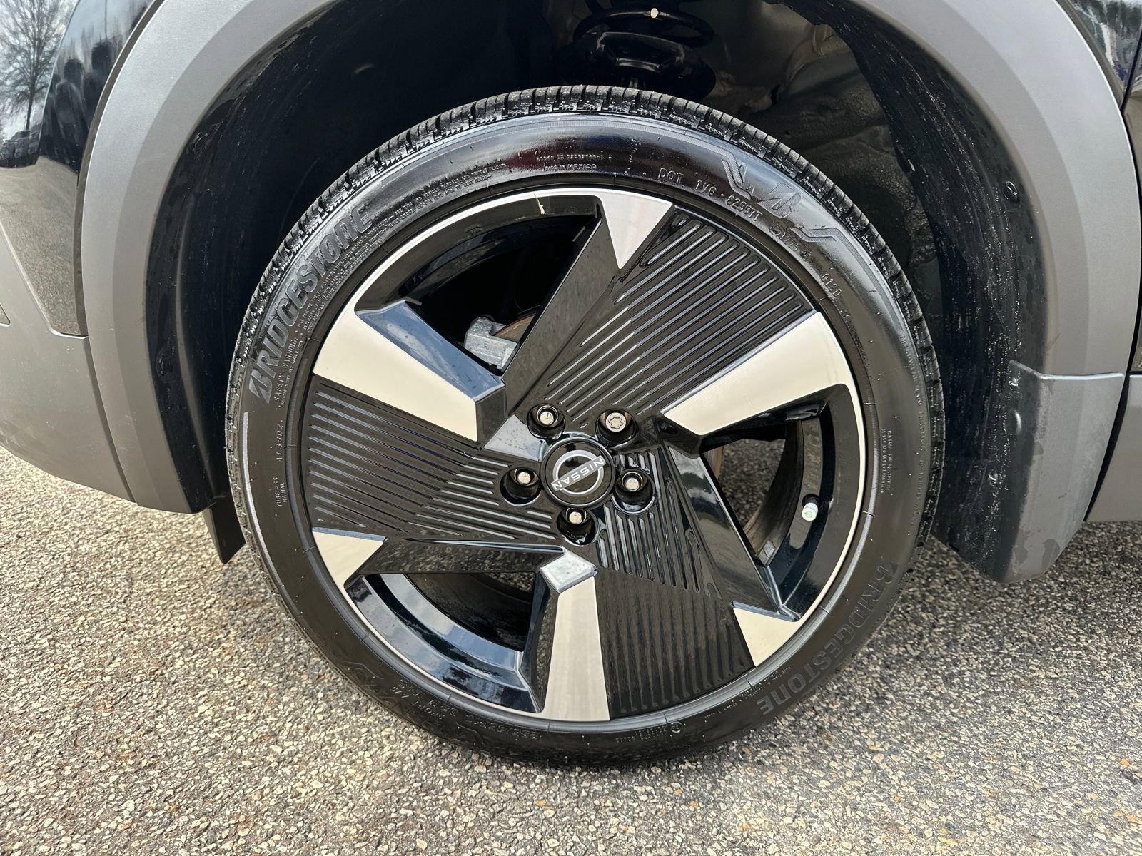 Certified 2025 Nissan Kicks SR FWD image 12
