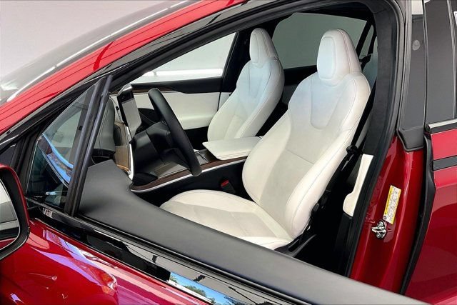 Used 2023 Tesla Model X AWD/4WD image 17