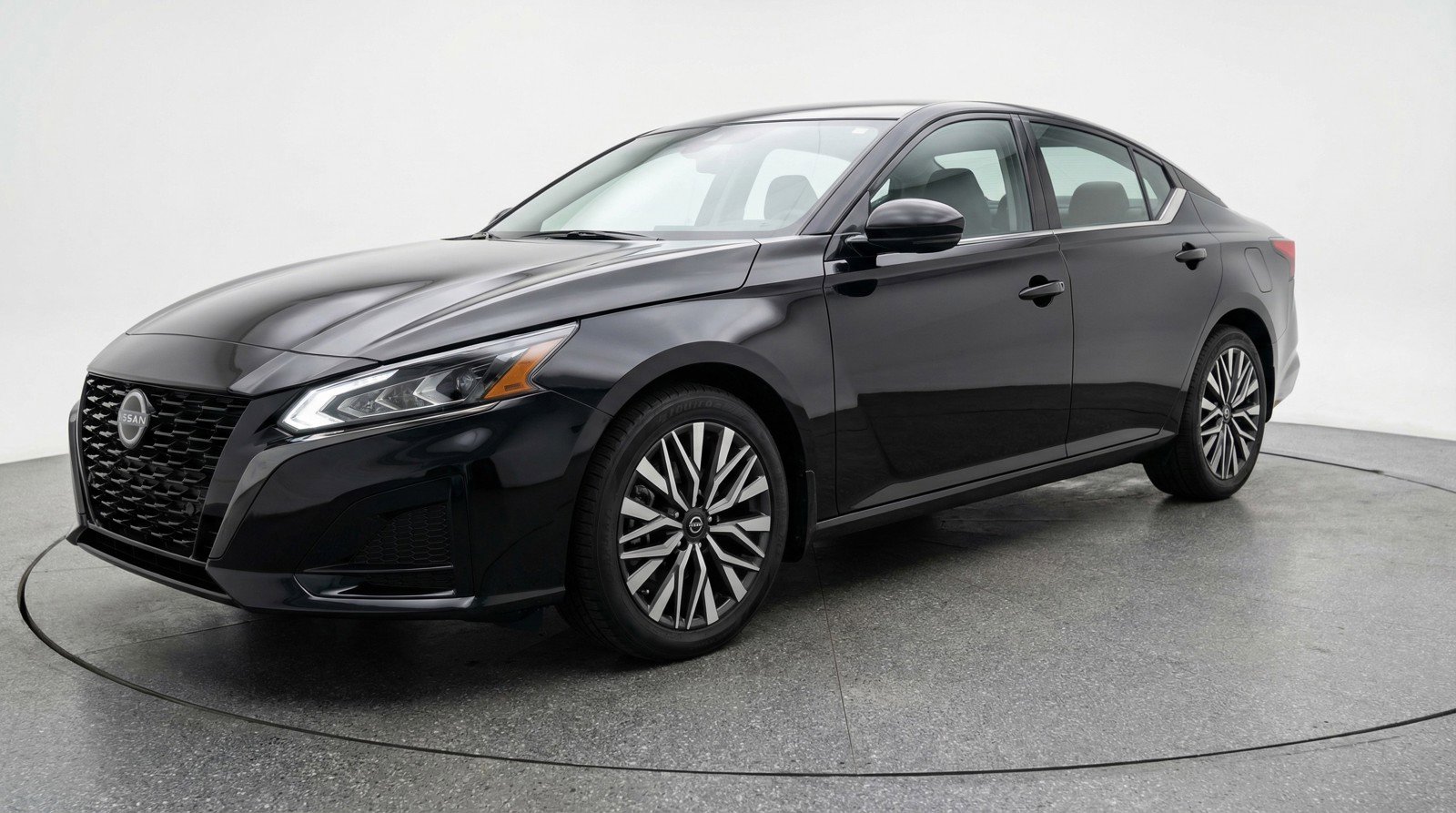 Used 2025 Nissan Altima 2.5 SV image 3