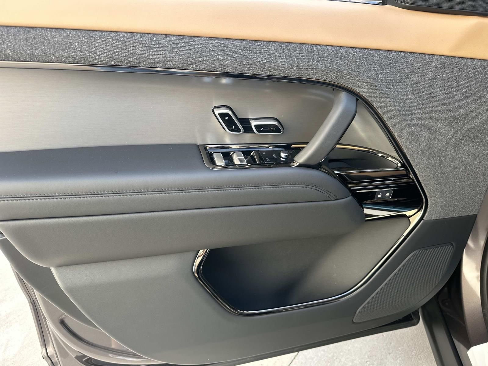 New 2026 Land Rover Range Rover Sport Dynamic SE AWD/4WD image 9