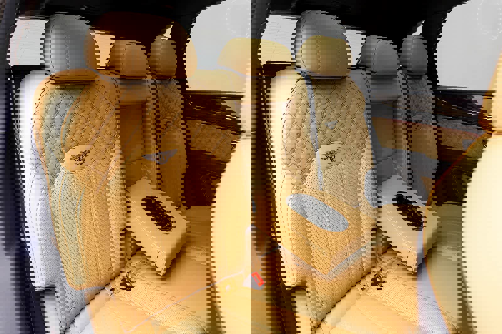 Used 2021 Bentley Bentayga image 15