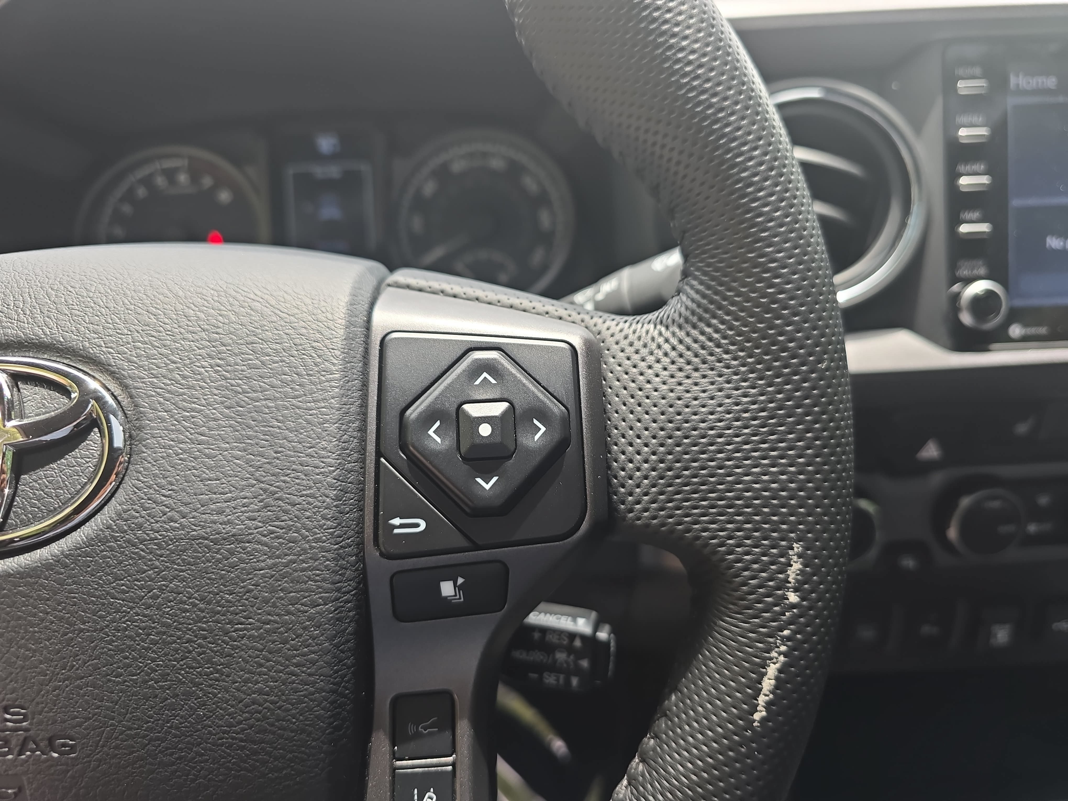 Used 2023 Toyota Tacoma TRD Off-Road w/ TRD Premium Off Road Package AWD/4WD image 17