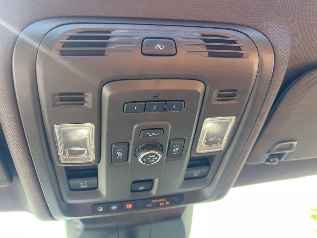 Used 2022 Cadillac Escalade Premium Luxury RWD image 74