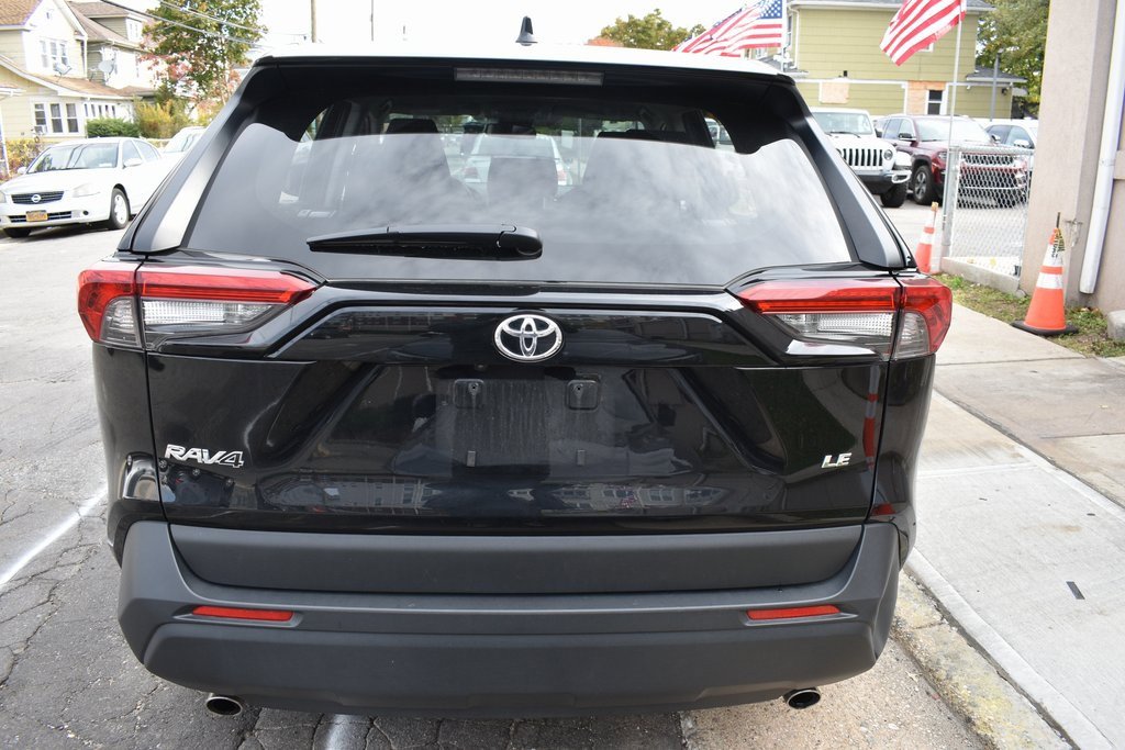 Used 2025 Toyota RAV4 LE image 7