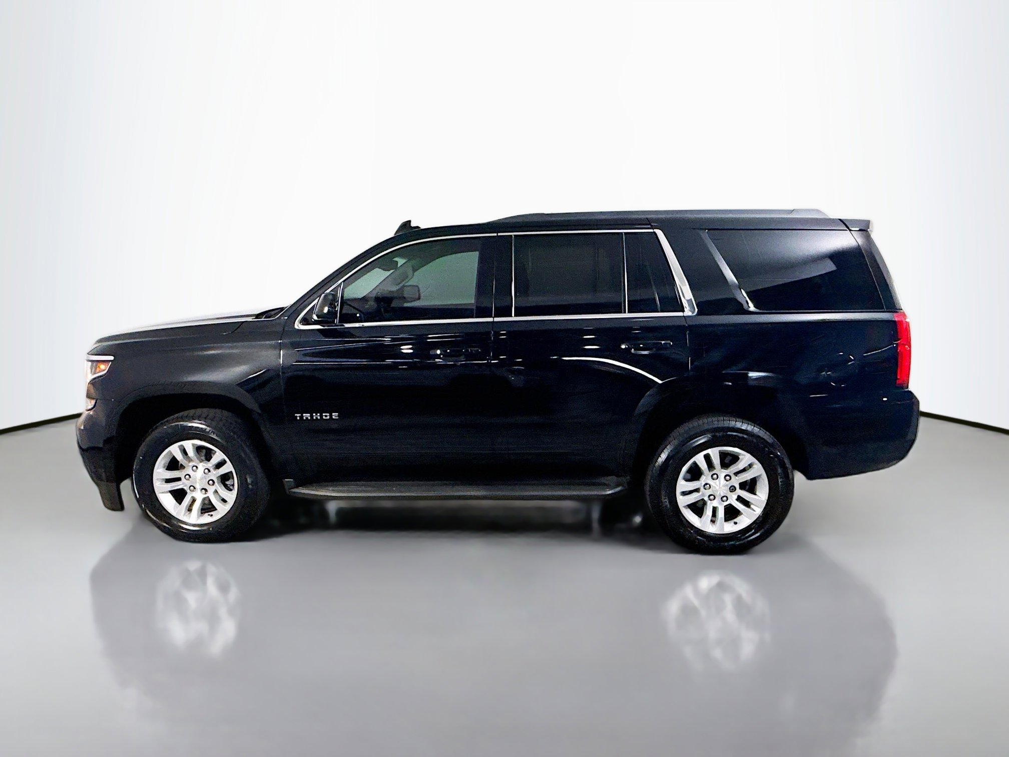 Used 2017 Chevrolet Tahoe LS RWD image 6