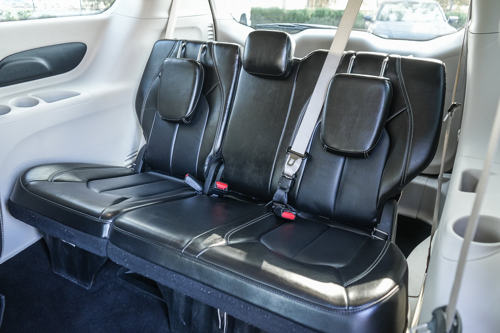 Used 2024 Chrysler Pacifica Touring-L image 19