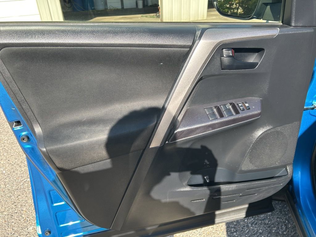 Used 2018 Toyota RAV4 LE w/ All Weather Liner Package image 16