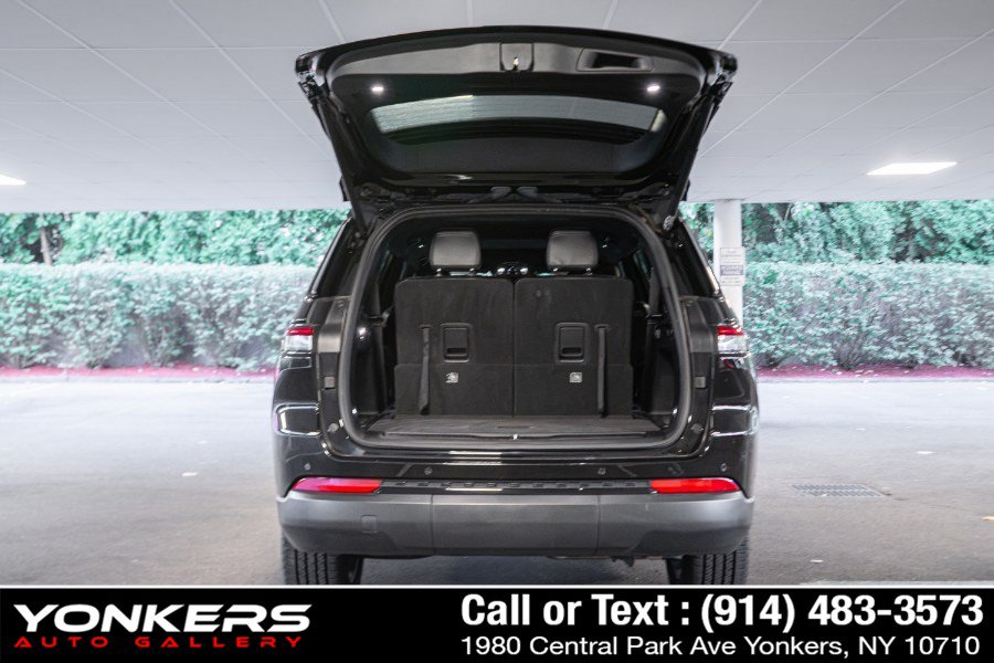 Used 2023 Jeep Grand Cherokee L Laredo AWD/4WD image 24