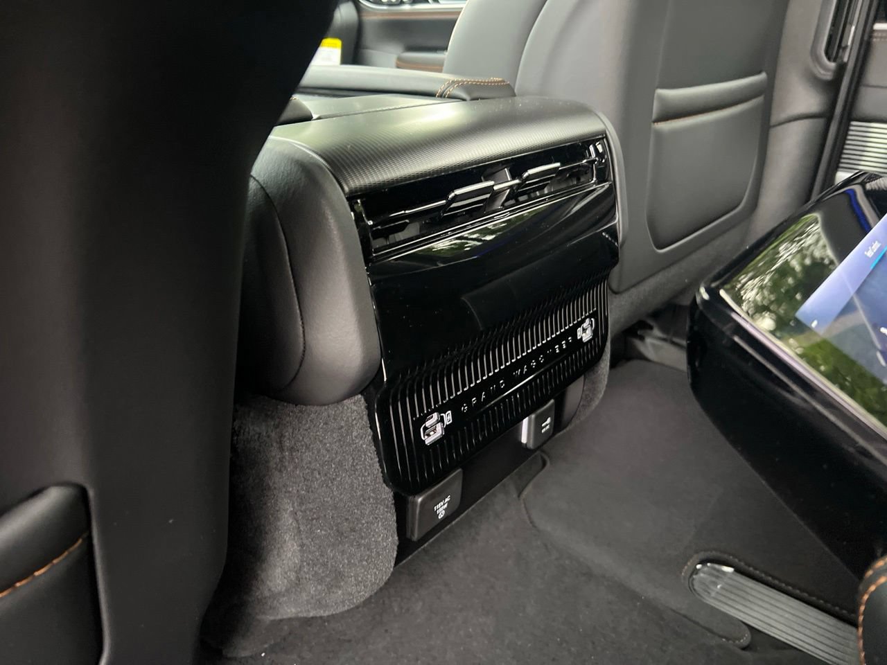 New 2026 Jeep Grand Wagoneer Summit AWD/4WD image 19