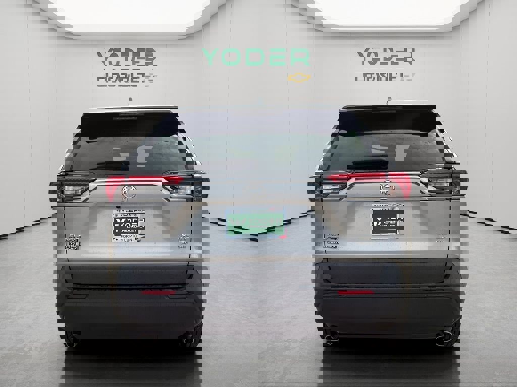 Used 2021 Toyota RAV4 XLE w/ Carpet Mat Package (TMS) AWD/4WD image 8