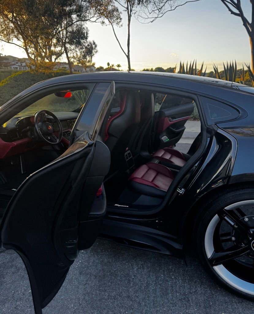 Used 2020 Porsche Taycan Turbo S image 3