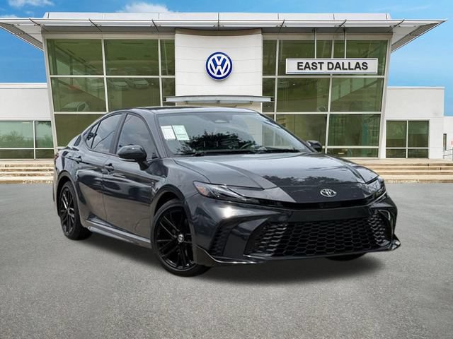 Used 2025 Toyota Camry LE FWD image 2