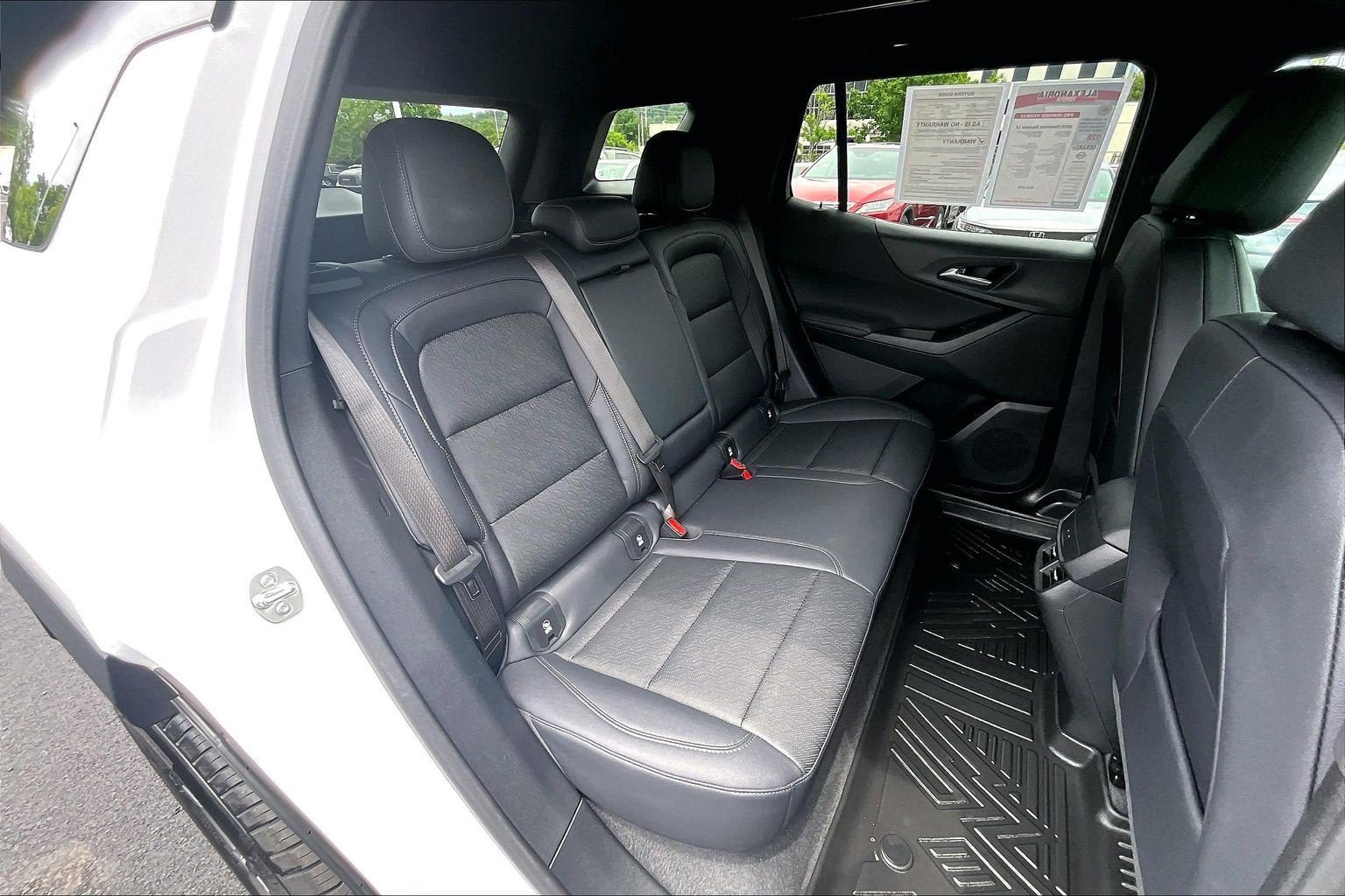 Used 2025 Chevrolet Equinox LT w/ Convenience Package II AWD/4WD image 25