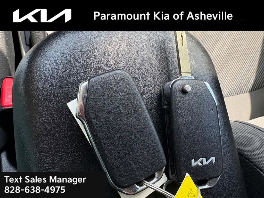 Used 2022 Kia Seltos LX image 28