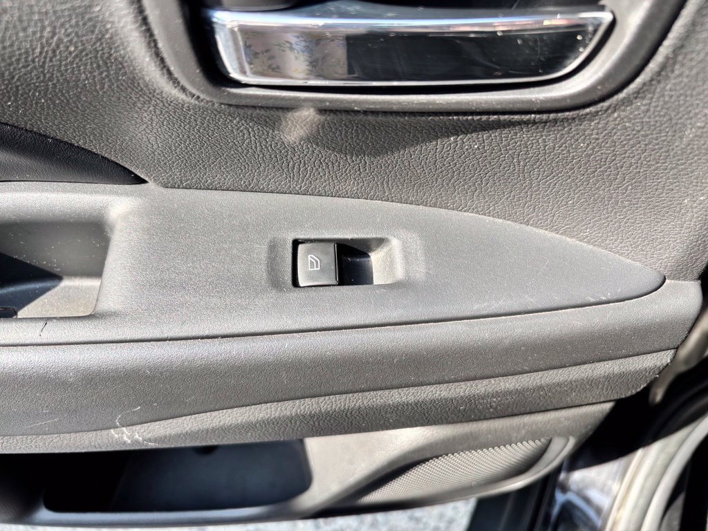 Used 2019 Mitsubishi Outlander FWD image 19
