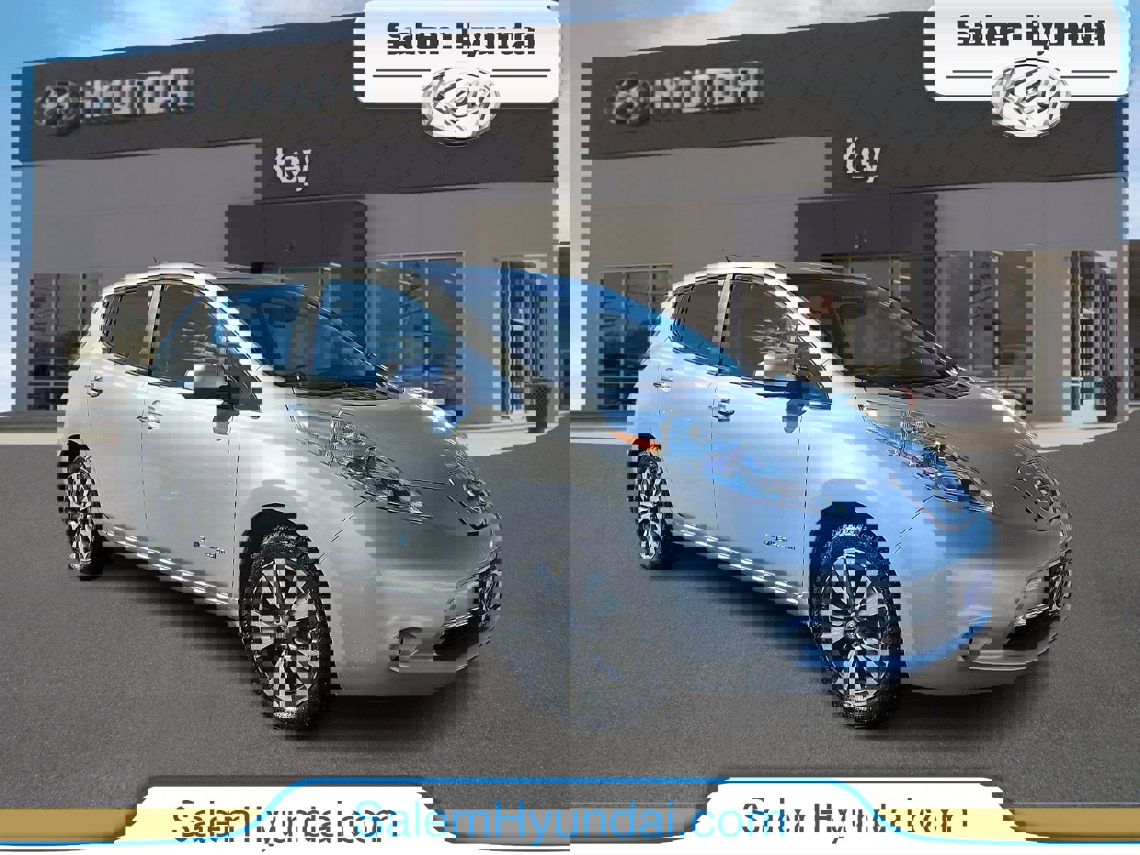 Used 2015 Nissan Leaf SL w/ Premium Package image 1