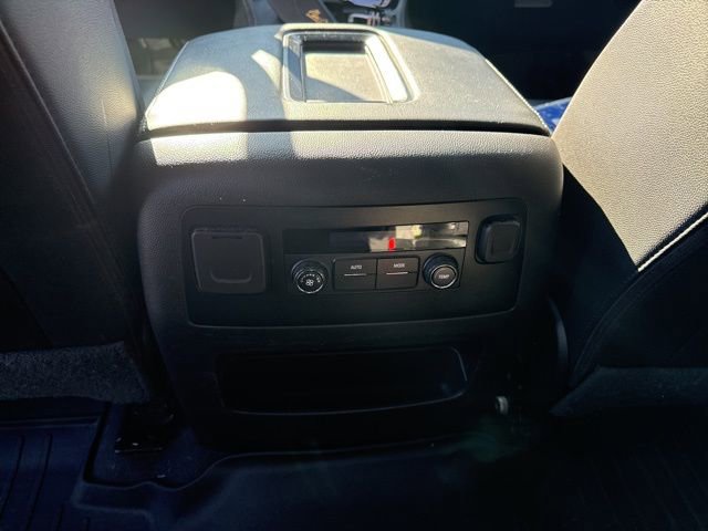 Used 2019 Chevrolet Suburban LT image 12