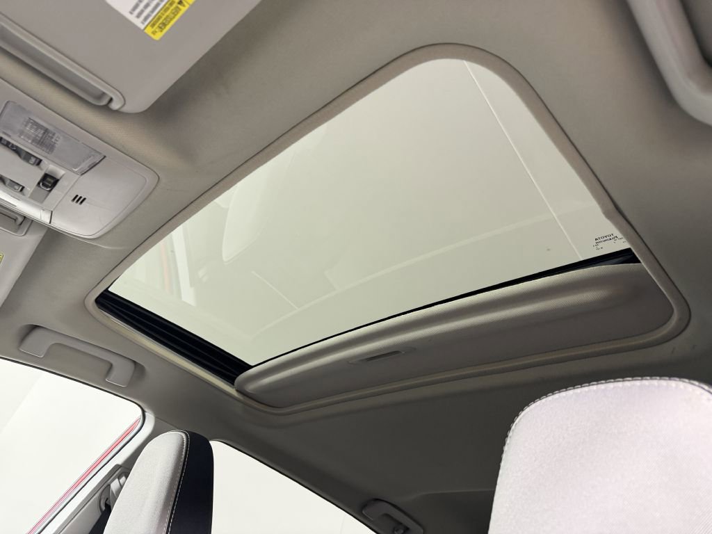 Used 2017 Toyota RAV4 XLE image 32