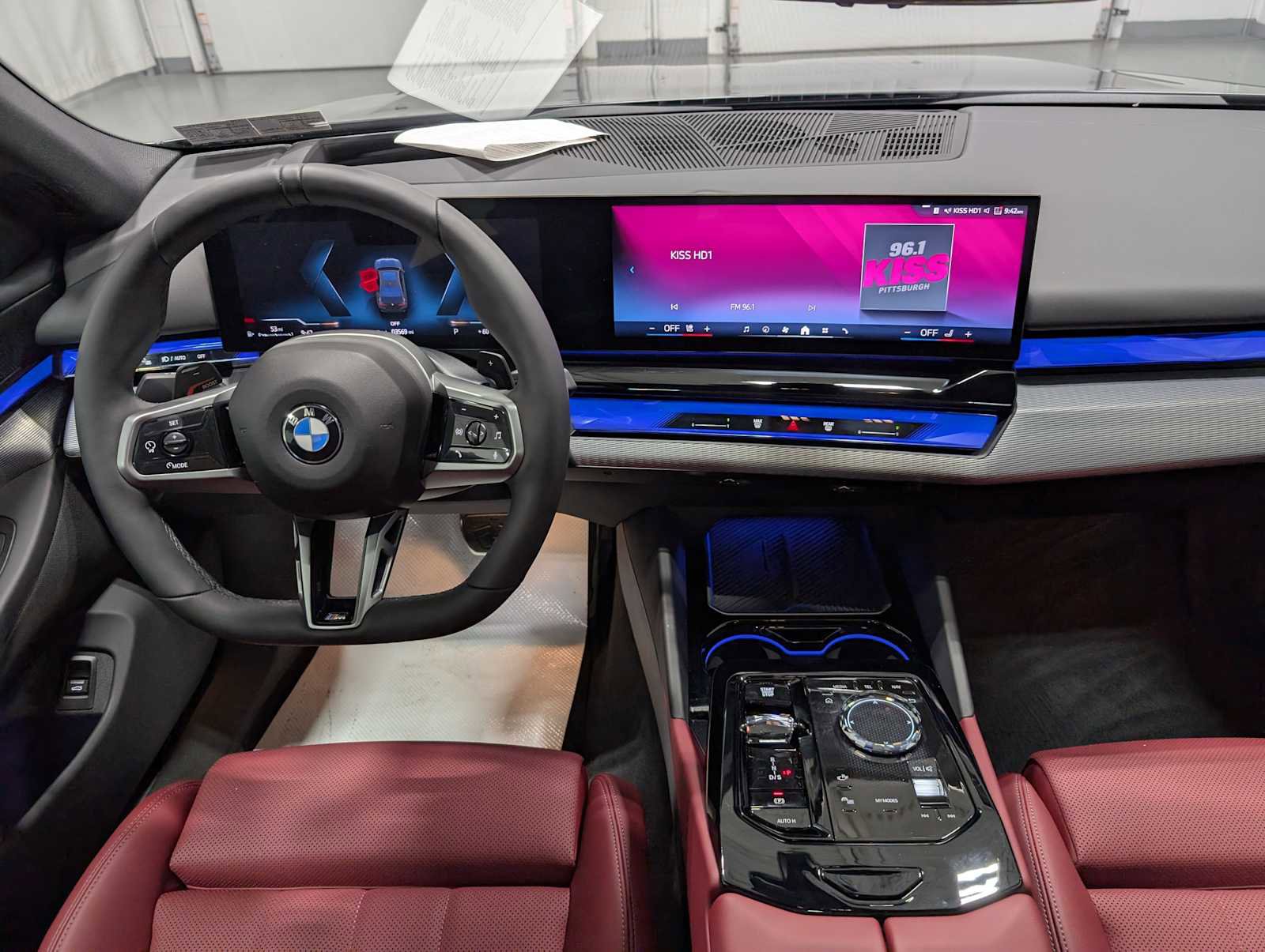 Used 2025 BMW 540i xDrive w/ Executive Package image 17