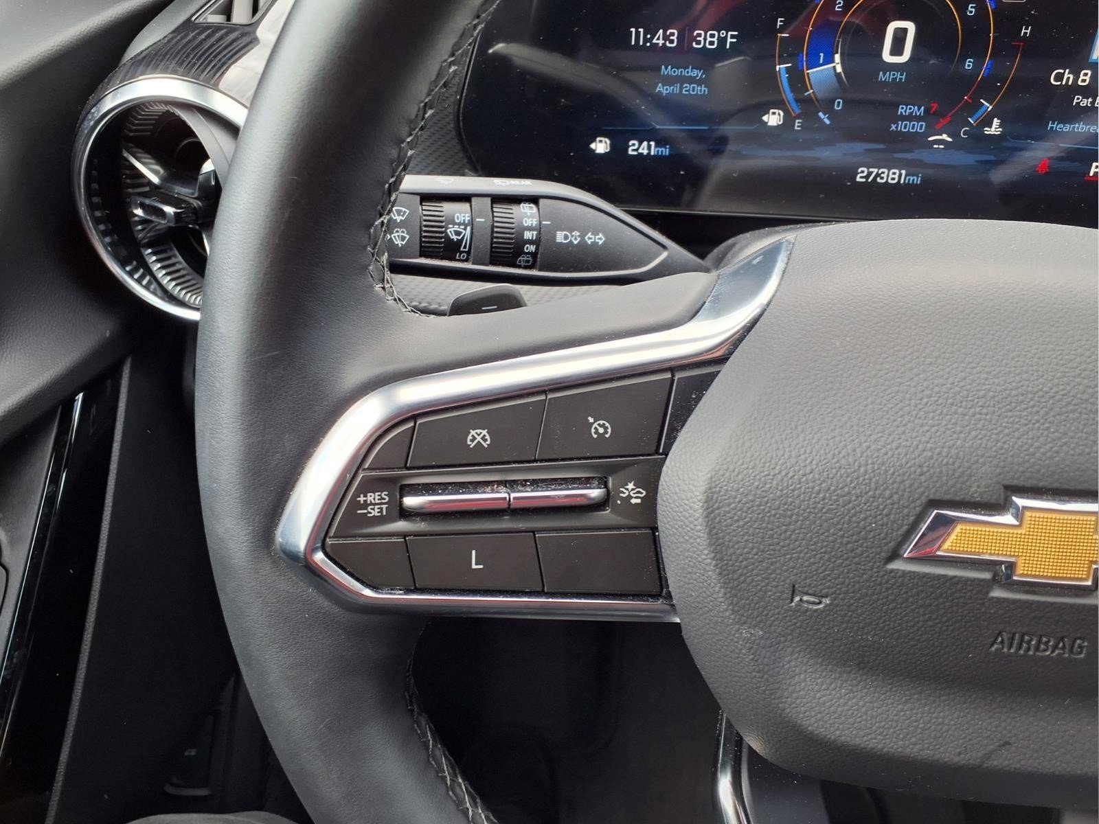 Used 2025 Chevrolet Equinox LT w/ Convenience Package II FWD image 16