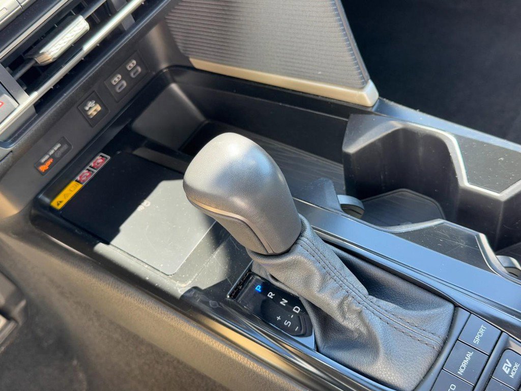 Used 2025 Toyota Camry Hybrid image 19