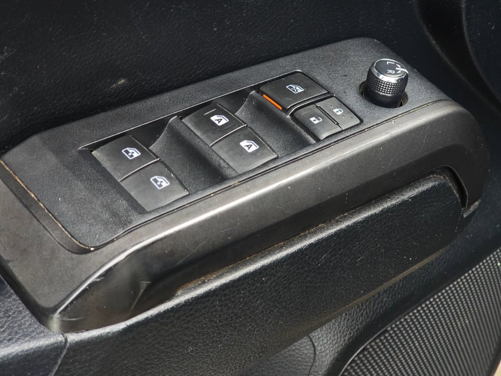 Used 2017 Toyota Tacoma TRD Off-Road AWD/4WD image 25
