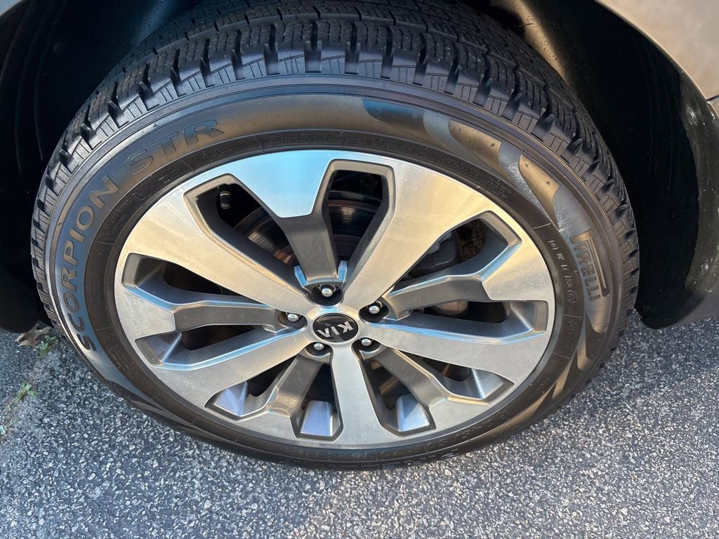 Used 2020 Kia Telluride S w/ S 8 Passenger Seating Package image 12