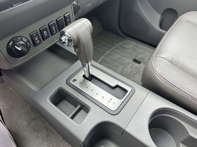 Used 2013 Nissan Frontier SL w/ Moonroof Pkg image 28