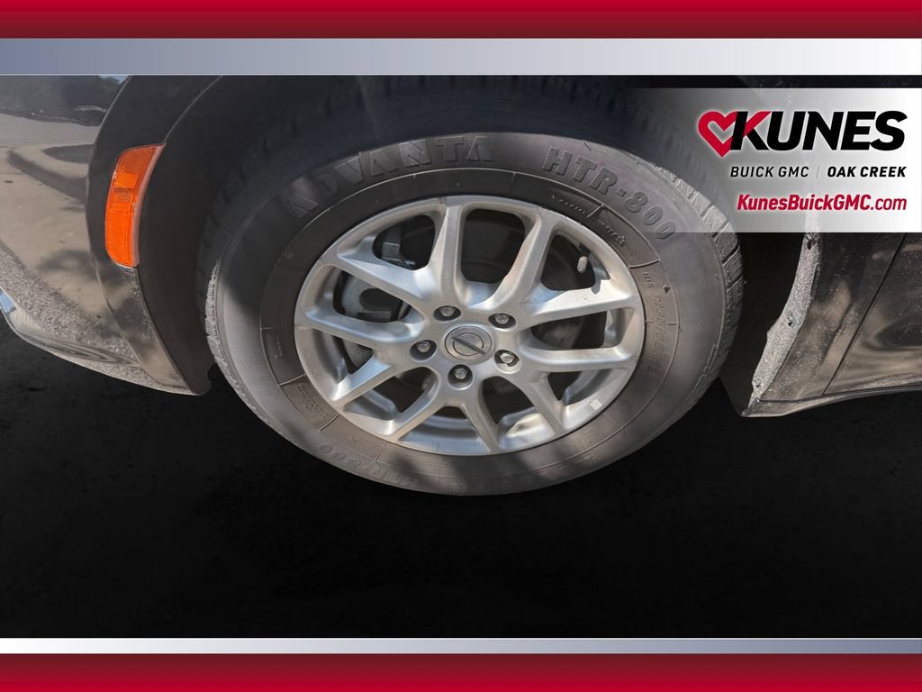 Used 2023 Chrysler Pacifica Touring-L FWD image 13