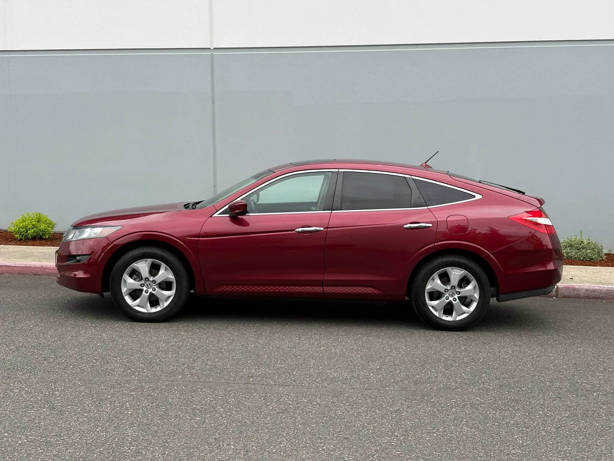 Used 2010 Honda Crosstour EX-L image 3