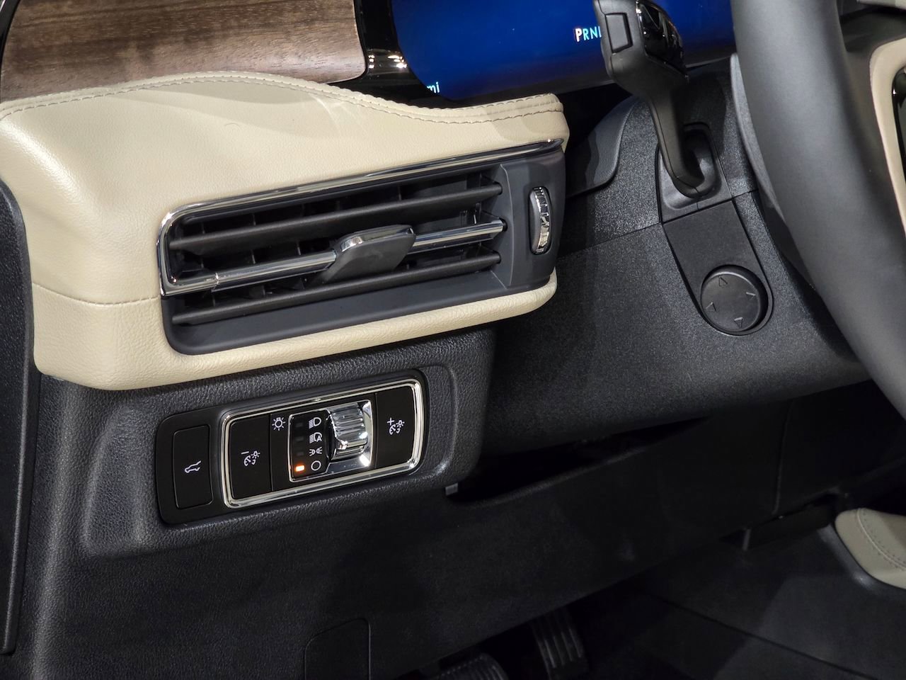 New 2026 Lincoln Corsair Reserve image 18