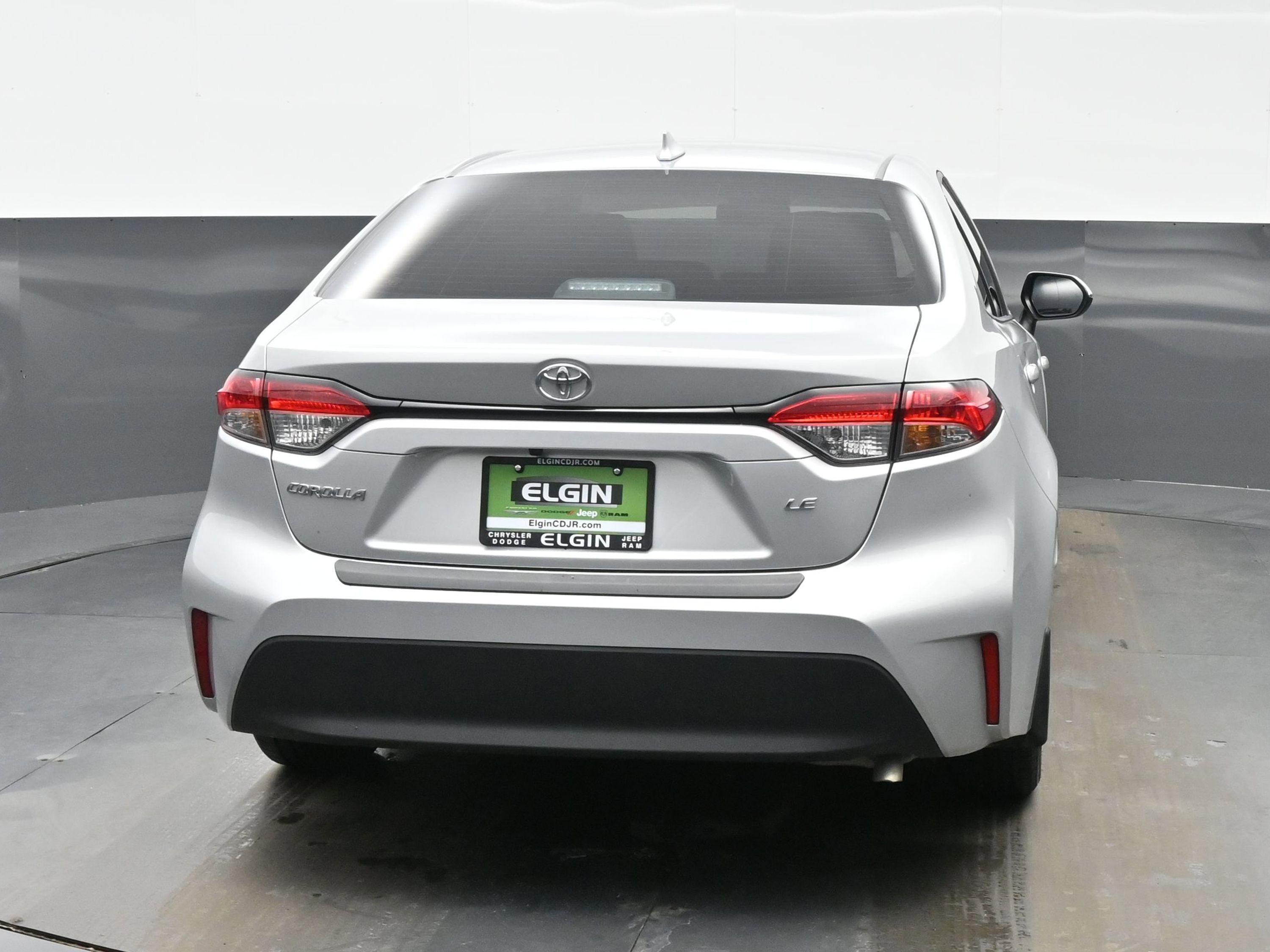 Used 2025 Toyota Corolla LE w/ LE Premium Package image 5