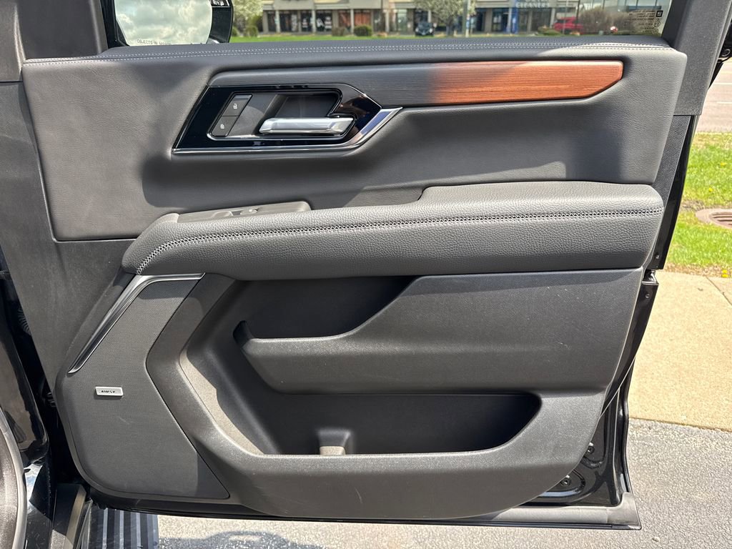 Certified 2025 GMC Yukon XL Denali w/ Denali Reserve Package image 38