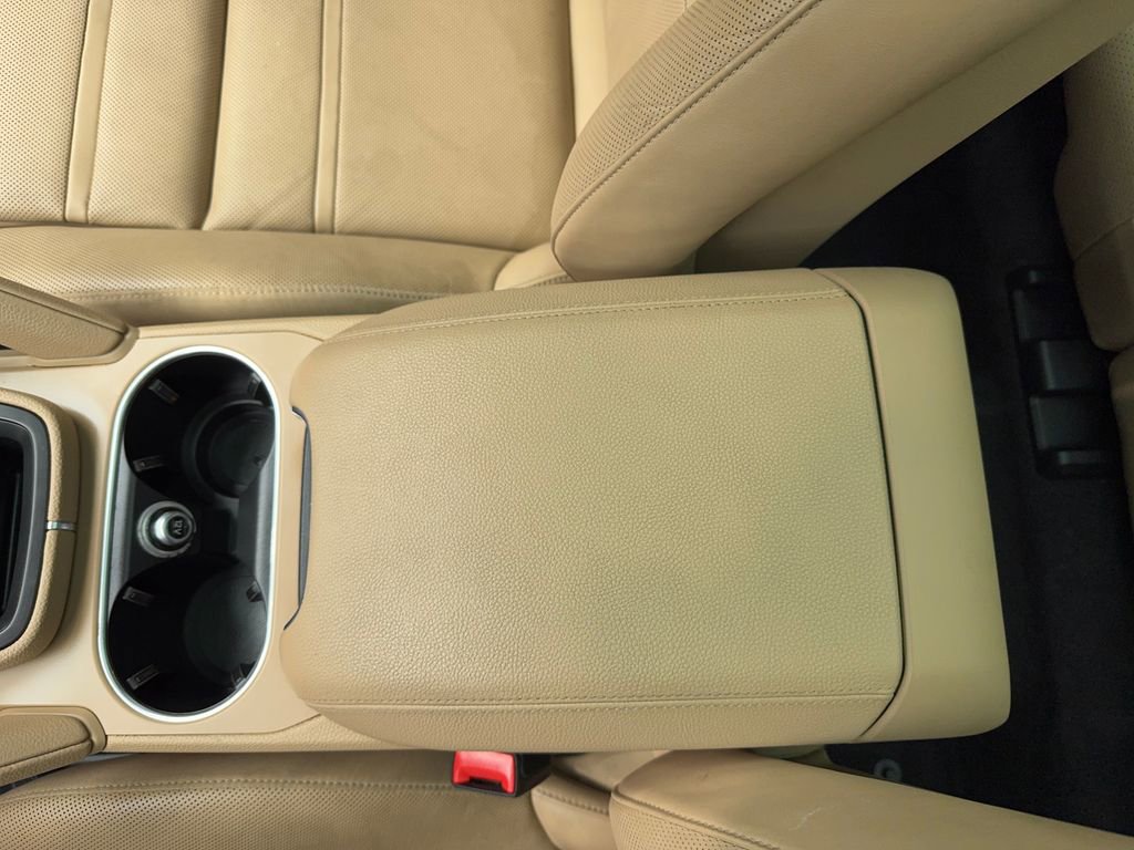 Used 2023 Porsche Cayenne Platinum Edition image 40