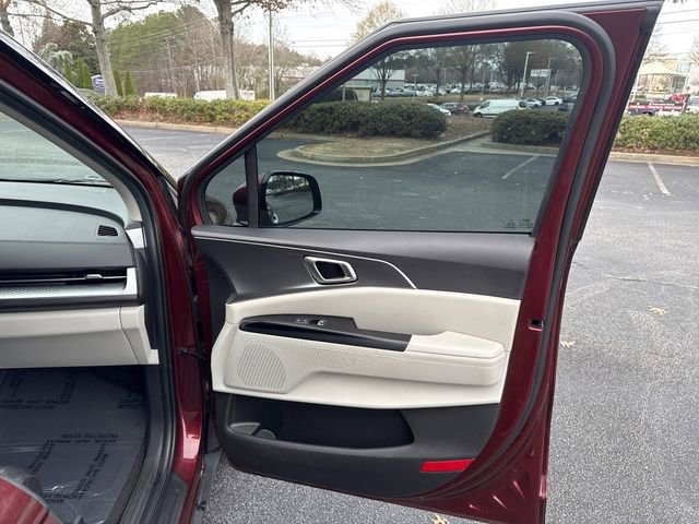 Used 2024 Kia Carnival LX image 29