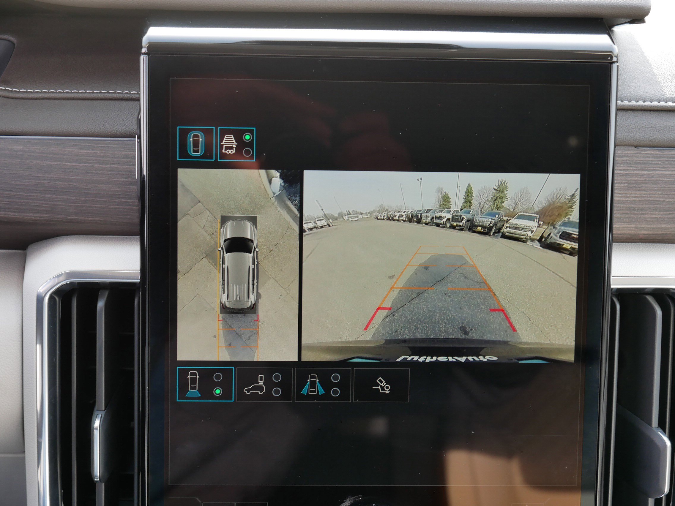 Certified 2025 GMC Acadia Denali w/ Super Cruise Package image 27