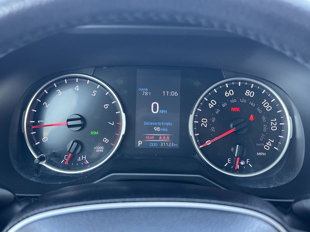 Used 2022 Toyota RAV4 XLE Premium image 25